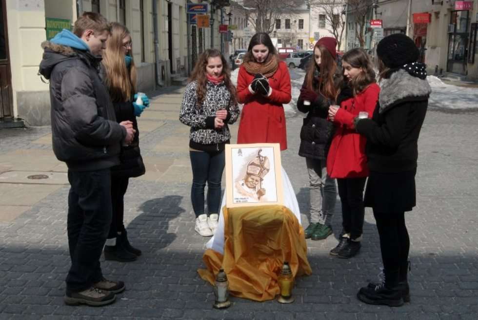  Ósma rocznica śmierci Jana Pawła II w Lublinie (zdjęcie 12) - Autor: Wojciech Nieśpiałowski