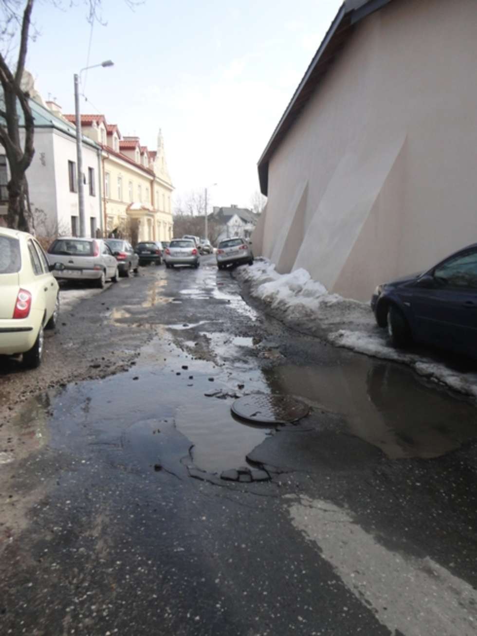  Wiosna odsłania brud na ulicach Lublina (zdjęcie 10) - Autor: Studentki dziennikarstwa