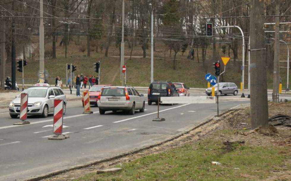  Ul. Filaretów: utrudnienia dla pieszych i kierowców (zdjęcie 10) - Autor: Maciej Kaczanowski