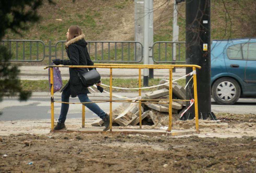  Ul. Filaretów: utrudnienia dla pieszych i kierowców (zdjęcie 12) - Autor: Maciej Kaczanowski