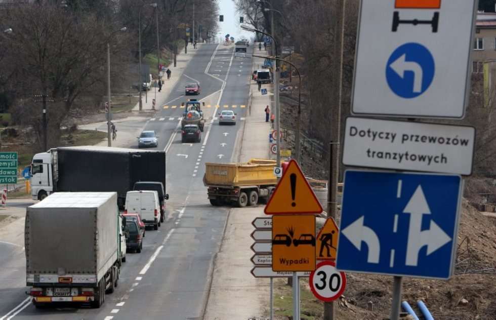  Budowa drogi dojazdowej do węzła Dąbrowica (zdjęcie 7) - Autor: Dorota Awiorko - Klimek