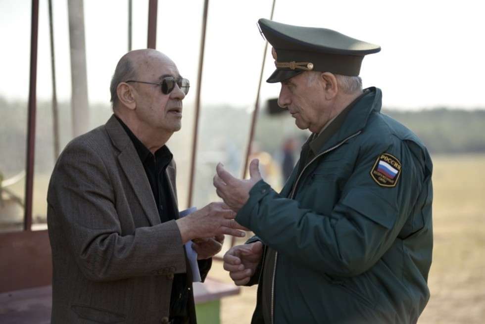  Antoni Krauze z aktorem odtwarzającym rolę rosyjskiego oficera