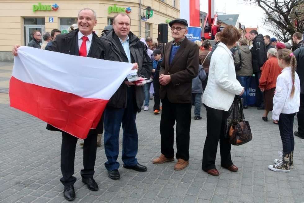  Dzień Flagi Rzeczypospolitej Polskiej w Lublinie (zdjęcie 15) - Autor: Wojciech Nieśpiałowski