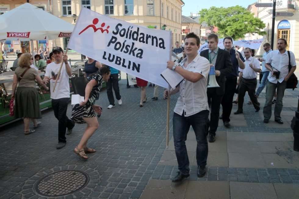  Młodzi Solidarnej Polski przeciwko  (zdjęcie 8) - Autor: Wojciech Nieśpiałowski
