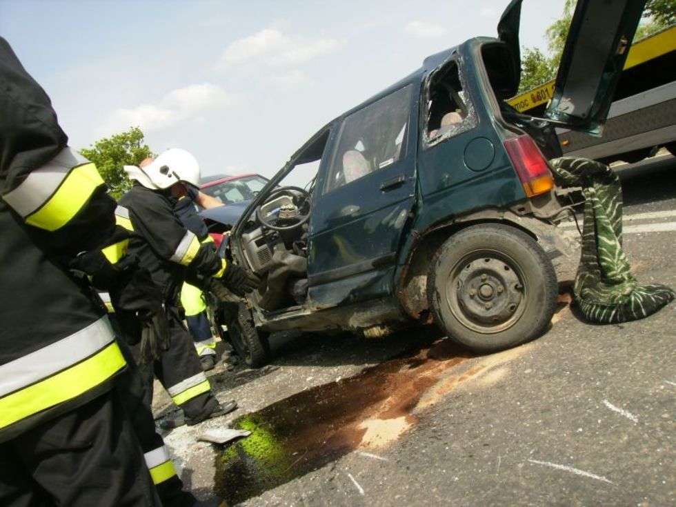  Wypadek w Tomaszowicach (zdjęcie 2) - Autor: Marek Wieczerzak