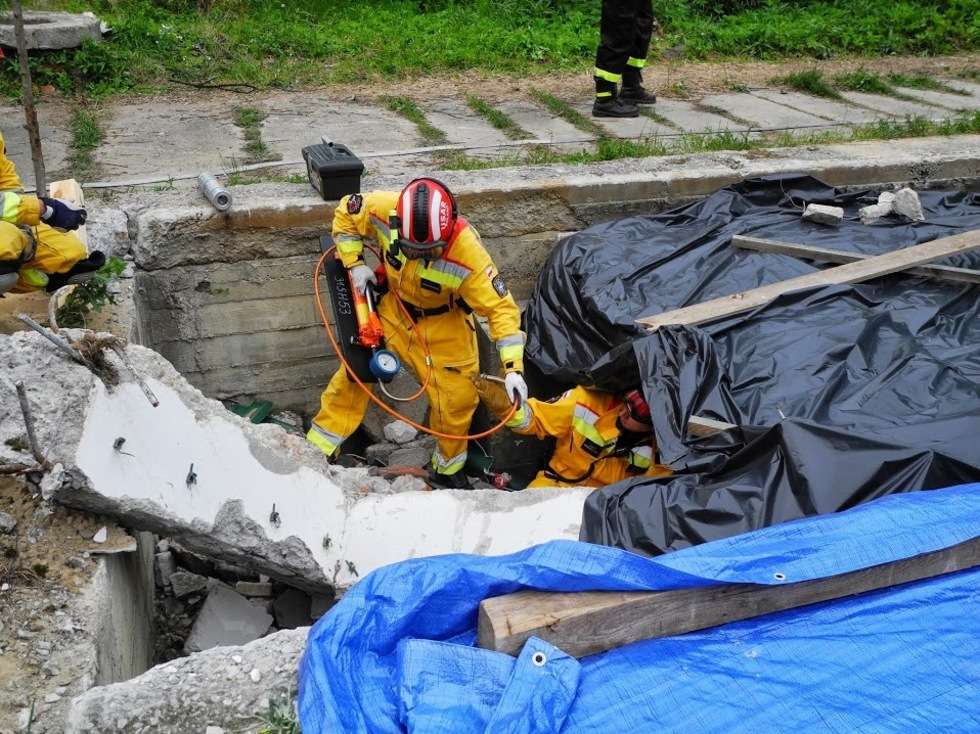  Strażacy ćwiczą na wypadek katastrofy (zdjęcie 20) - Autor: Tomasz Baran / KW PSP Lublin