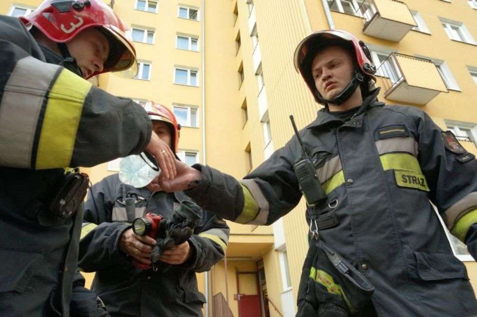  Ul. Chęcińskiego: Pożar windy w bloku (zdjęcie 5) - Autor: Maciej Kaczanowski