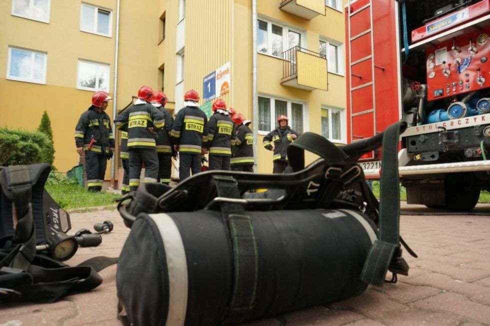  Ul. Chęcińskiego: Pożar windy w bloku (zdjęcie 7) - Autor: Maciej Kaczanowski