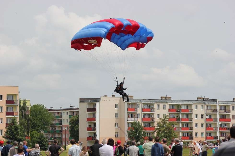  Zawody spadochronowe w Świdniku (zdjęcie 2) - Autor: Internauta domin114