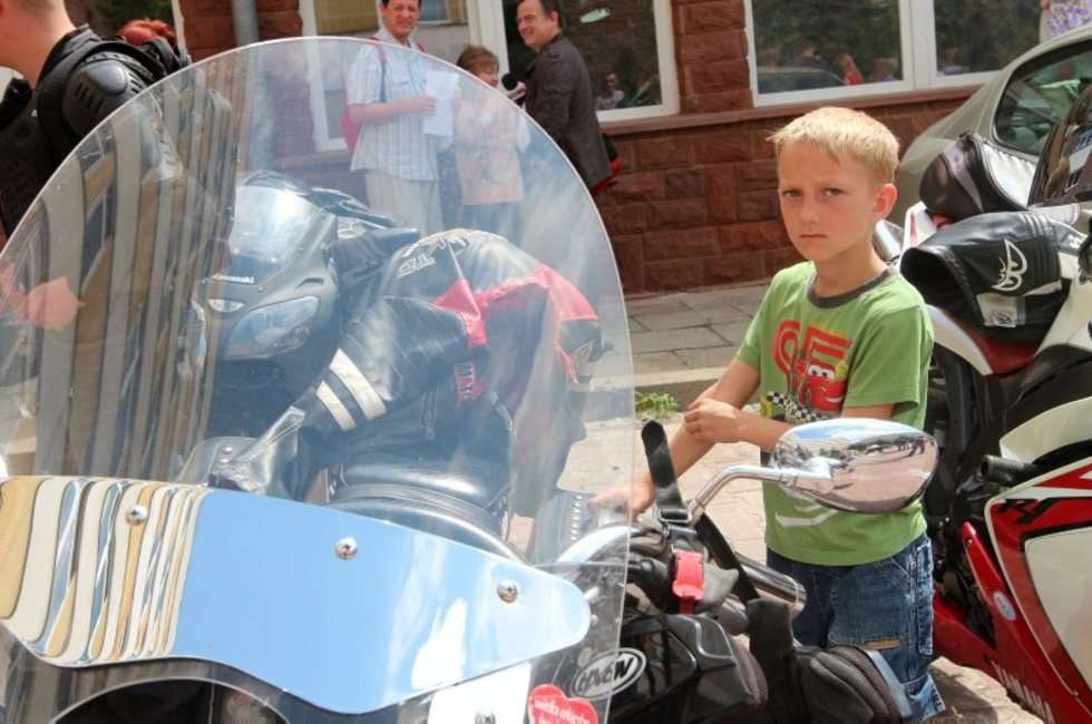  Lubelscy motocykliści w DSK z prezentami dla dzieci (zdjęcie 10) - Autor: Wojciech Nieśpiałowski