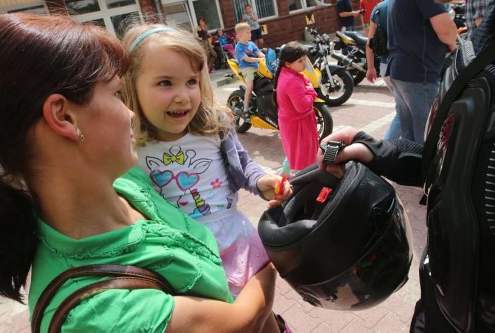  Lubelscy motocykliści w DSK z prezentami dla dzieci (zdjęcie 5) - Autor: Wojciech Nieśpiałowski