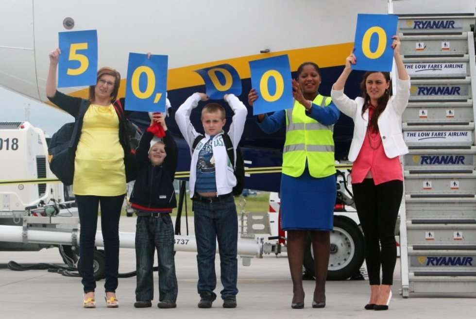 Pani Agnieszka - 50 tys. pasażerką Ryanair w PLL (zdjęcie 1) - Autor: Dorota Awiorko -Klimek