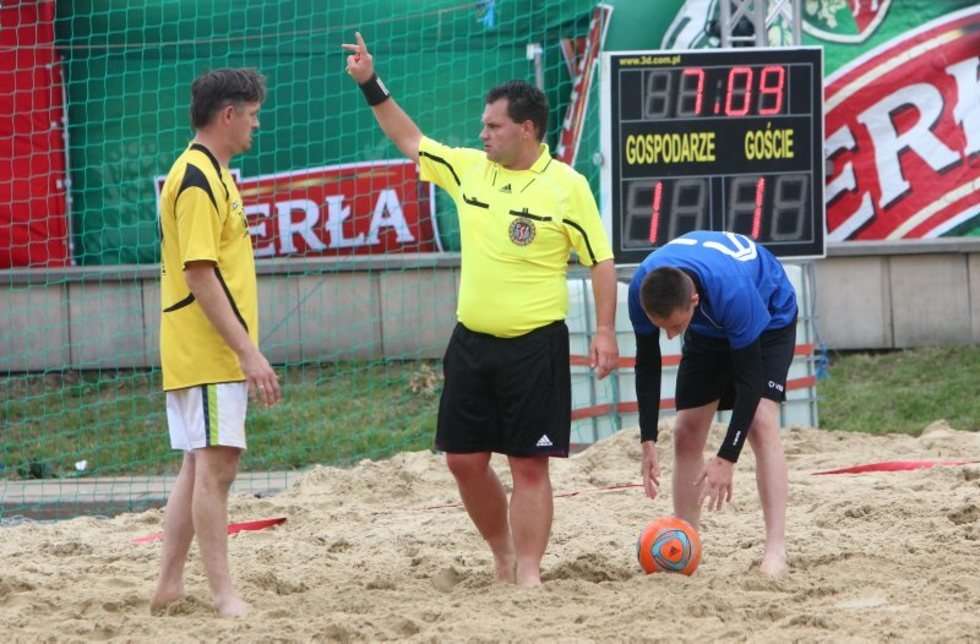  Piłka nożna plażowa na Placu Zamkowym w Lublinie (zdjęcie 17) - Autor: Dorota Awiorko - Klimek