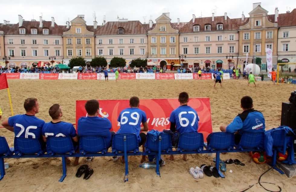  Piłka nożna plażowa na Placu Zamkowym w Lublinie (zdjęcie 5) - Autor: Dorota Awiorko - Klimek