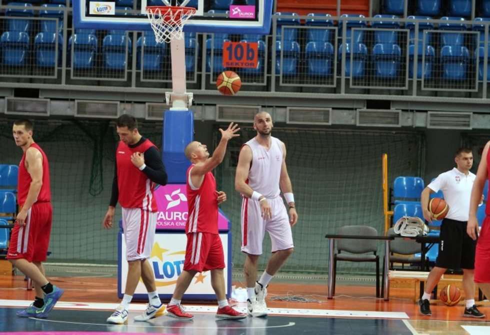  Koszykówka - trening Reprezentacji Polski w hali Globus (zdjęcie 13) - Autor: Wojciech Nieśpiałowski