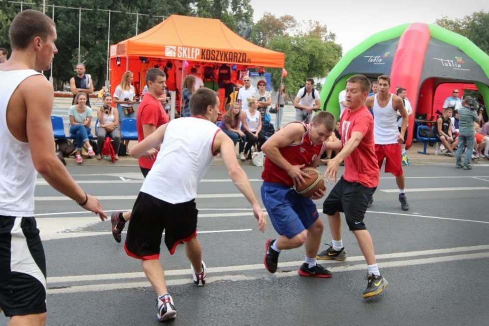  Otwarte Mistrzostwa Lublina w streetballu (zdjęcie 12) - Autor: Wojciech Nieśpiałowski