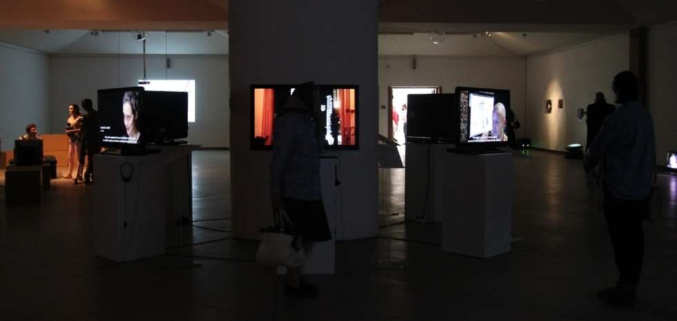 
Wernisaż wystawy "Re: (reminiscencje, remiks, refleksja)" i prezentacja projektu "Ukraiński Zriz.Liman.2013 – triennale współczesnej sztuki ukraińskiej" we lwowskim Pałacu Sztuki.
