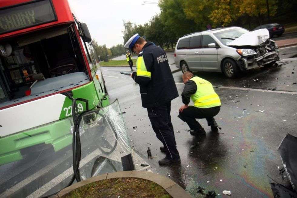  Wypadek autobusu z autem osobowym (zdjęcie 5) - Autor: Jacek Świerczyński
