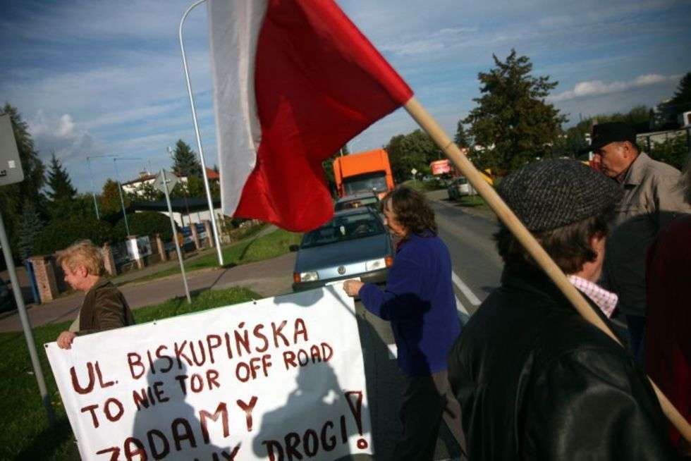  Protest na ul. Nałęczowskiej (zdjęcie 1) - Autor: Jacek Świerczyński
