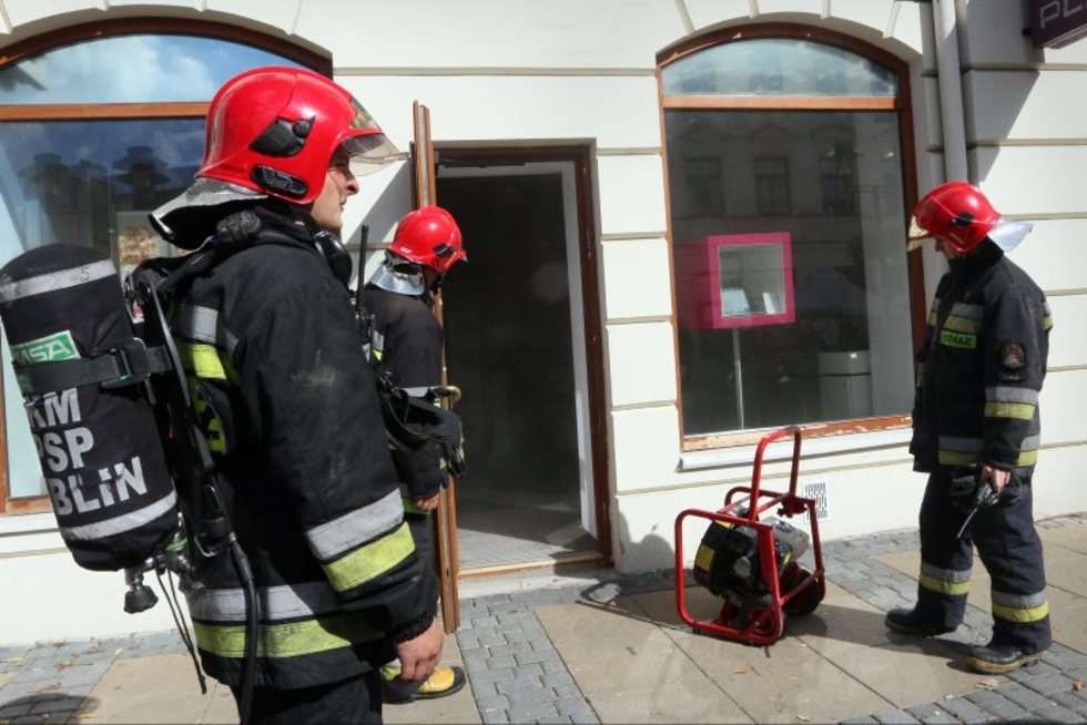  Pożar w budynku hotelu Europa w Lublinie (zdjęcie 17) - Autor: Wojciech Nieśpiałowski