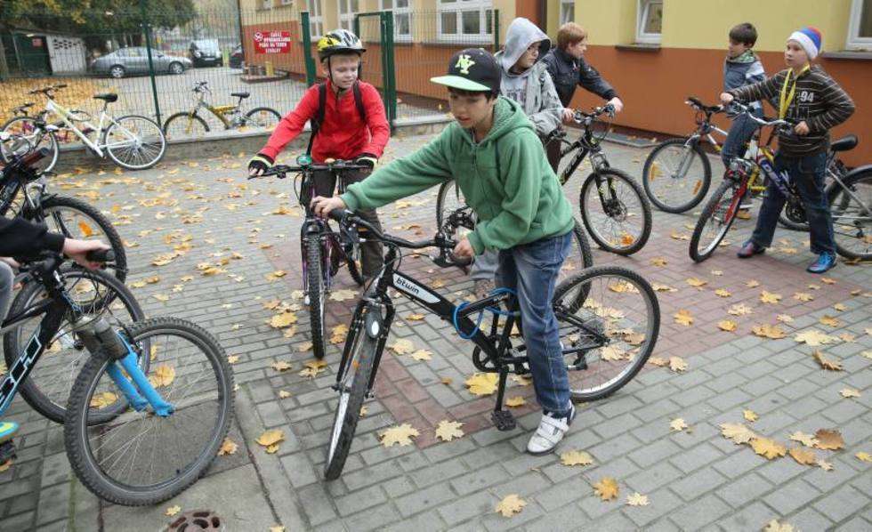  Kurs bezpiecznej jazdy rowerem dla uczniów (zdjęcie 3) - Autor: Maciej Kaczanowski
