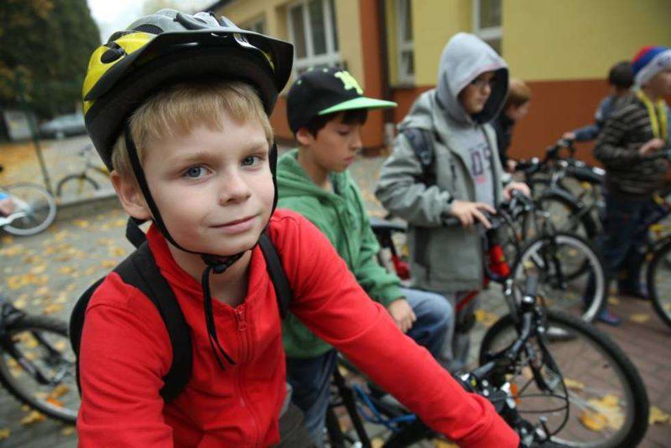  Kurs bezpiecznej jazdy rowerem dla uczniów (zdjęcie 6) - Autor: Maciej Kaczanowski
