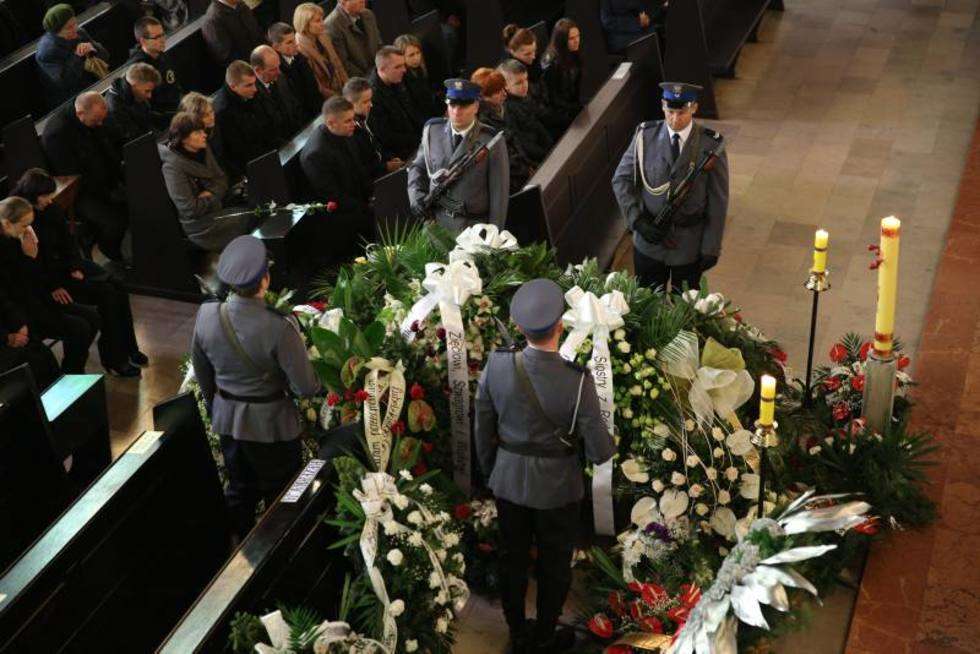  Pogrzeb policjanta w Lublinie (zdjęcie 2) - Autor: Maciej Kaczanowski