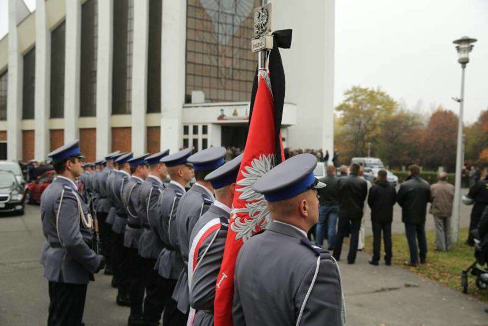  Pogrzeb policjanta w Lublinie (zdjęcie 4) - Autor: Maciej Kaczanowski