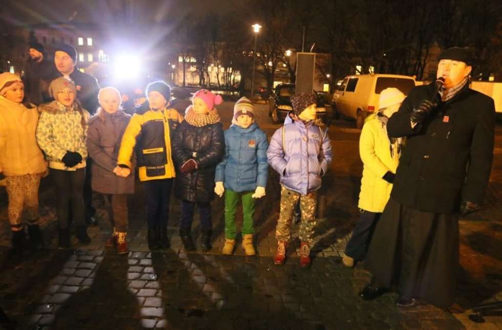  Inauguracja Wigilijnego Dzieła Pomocy Dzieciom (zdjęcie 2) - Autor: Wojciech Nieśpiałowski