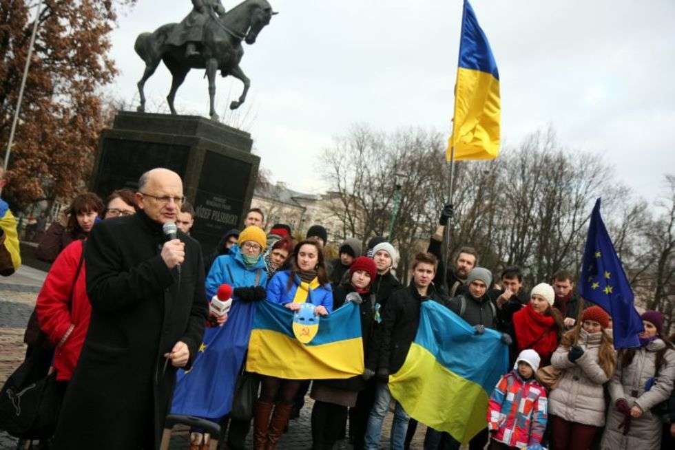  Ukraińska manifestacja na placu Litewskim (zdjęcie 4) - Autor: Jacek Świerczyński