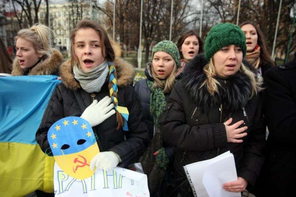  Ukraińska manifestacja na placu Litewskim (zdjęcie 5) - Autor: Jacek Świerczyński