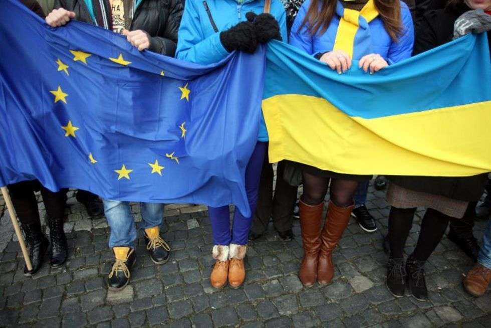  Ukraińska manifestacja na placu Litewskim (zdjęcie 6) - Autor: Jacek Świerczyński