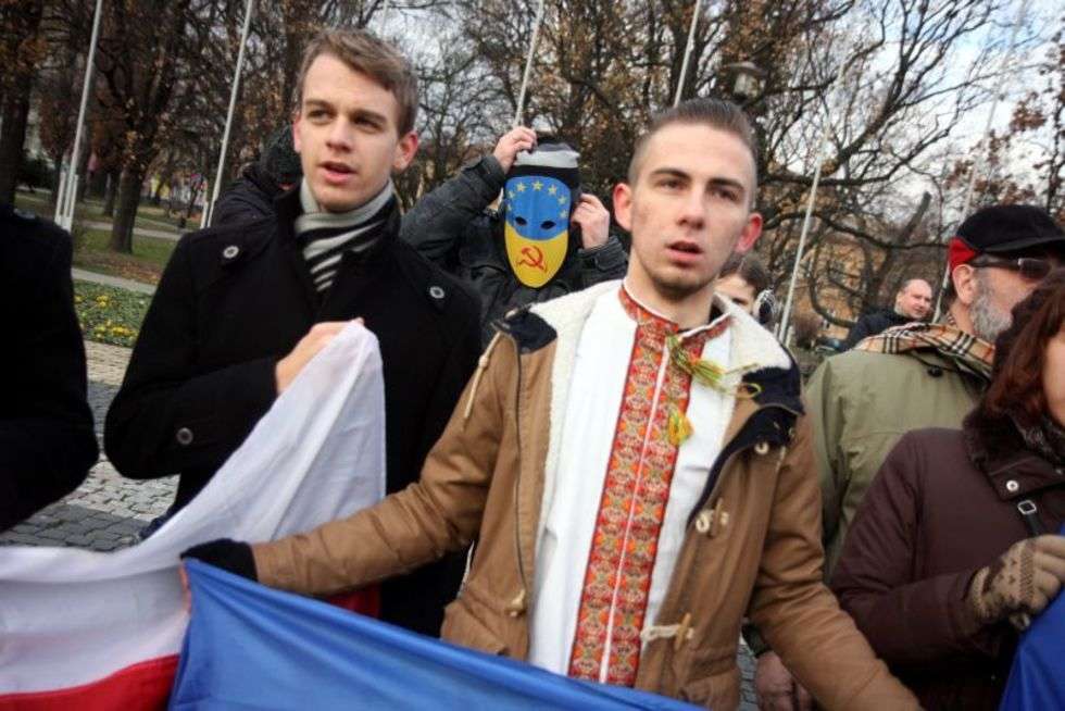  Ukraińska manifestacja na placu Litewskim (zdjęcie 8) - Autor: Jacek Świerczyński