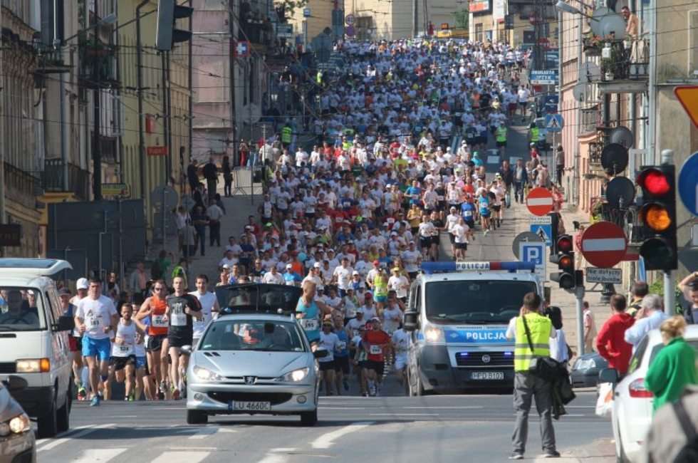  Czerwiec. Prawie tysiąc osób wzięło udział w pierwszym Maratonie Lubelskim. Najszybszy był Aleksander Holownicki z czasem 2:42:36