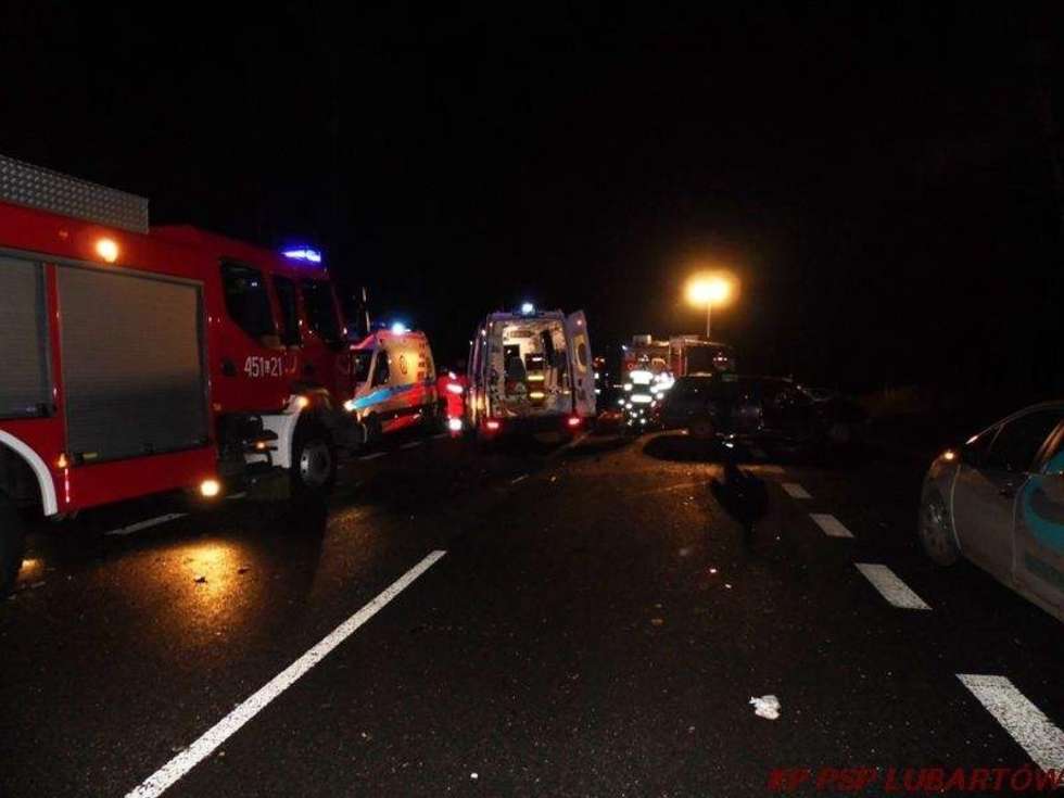  Wypadek w Czerwonce (zdjęcie 4) - Autor: KP PSP Lubartów