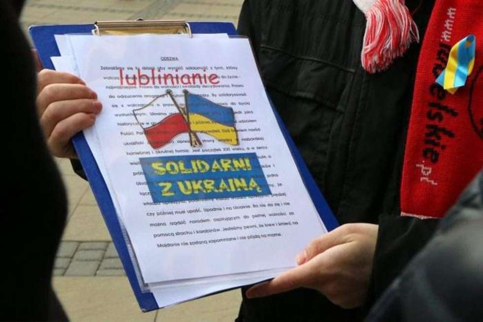  Lublin - marsz poparcia dla Ukrainy (zdjęcie 6) - Autor: Wojciech Nieśpiałowski