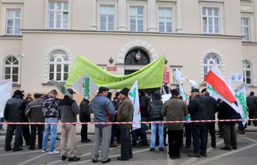  Protest rolników pod UW w Lublinie (zdjęcie 14) - Autor: Wojciech Nieśpiałowski