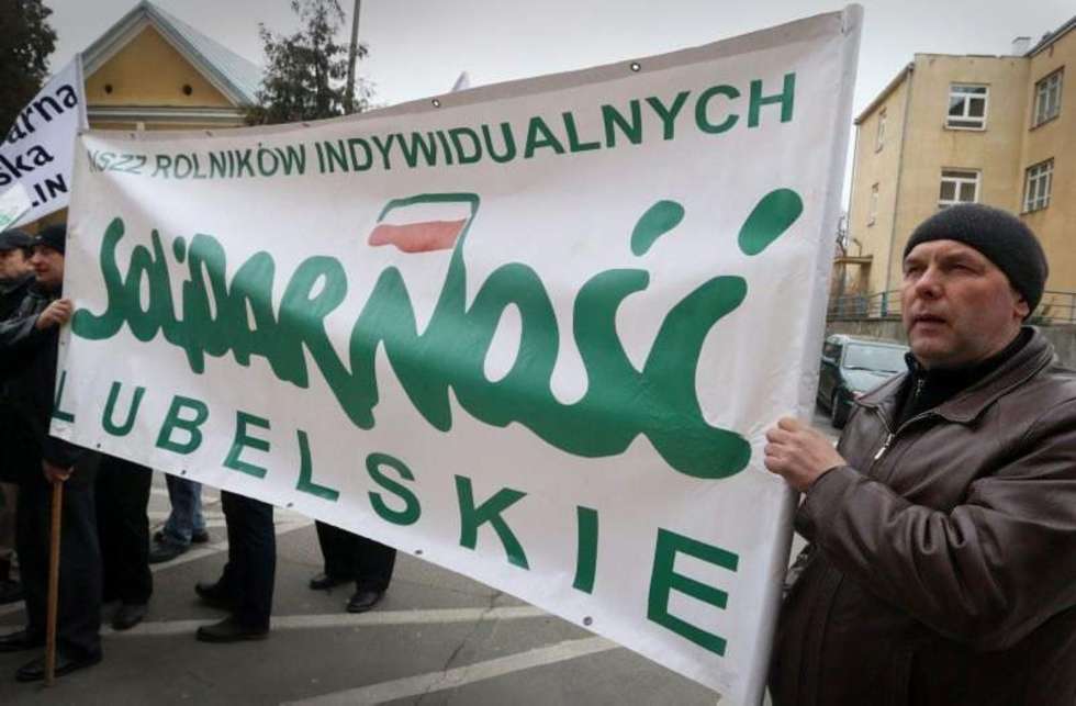  Protest rolników pod UW w Lublinie (zdjęcie 2) - Autor: Wojciech Nieśpiałowski