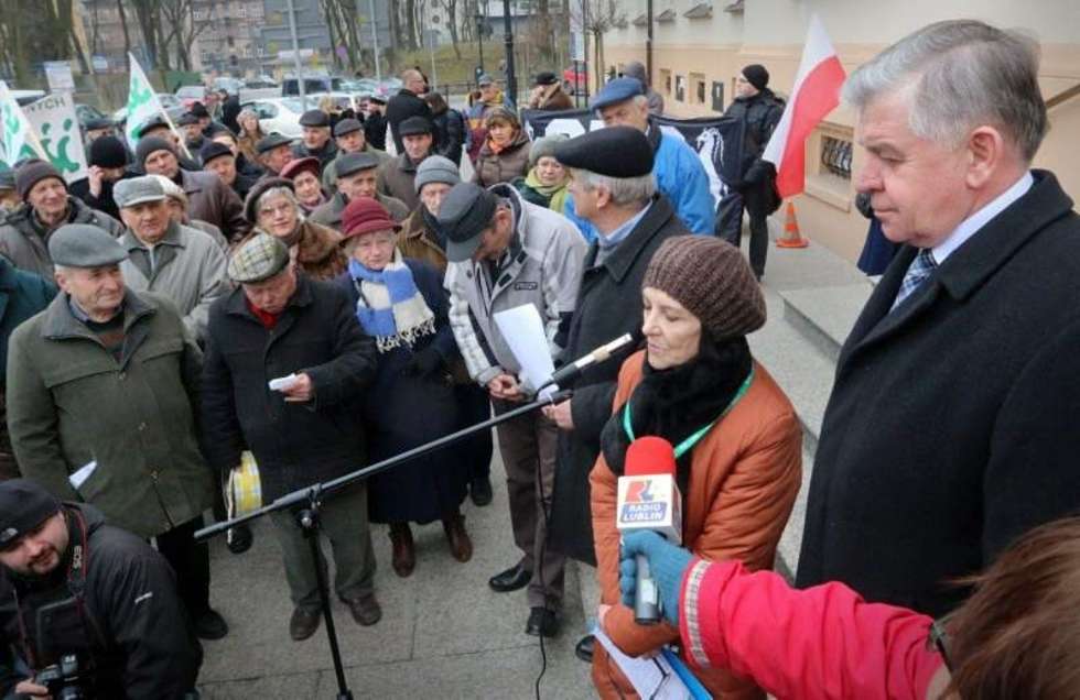  Protest rolników pod UW w Lublinie (zdjęcie 8) - Autor: Wojciech Nieśpiałowski