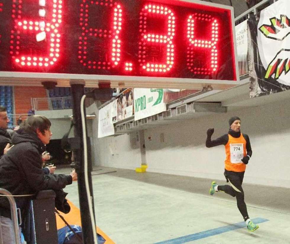  744 osoby wzięły udział w Trzeciej Dysze do Maratonu Lubelskiego. Najszybszy był Artur Kern z Hrubieszowa. 10 kilometrów pokonał w 31 minut i 35 sekund. Fot. Maciej Kaczanowski