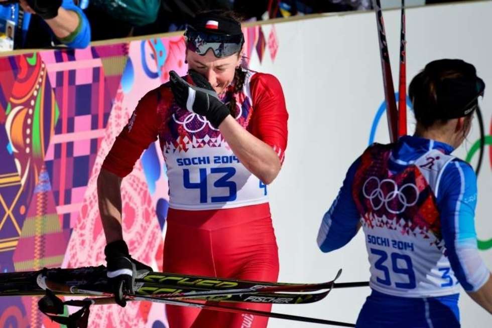  Po raz pierwszy w historii polscy sportowcy zdobyli dwa złote medale w jednych zimowych igrzyskach. W niedzielę w konkursie na średniej skoczni triumfował Kamil Stoch. Łącznie na podium zawodów tej rangi biało-czerwoni stawali szesnastokrotnie (4-6-6).
