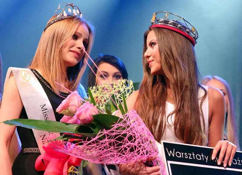 Najpiękniejsze dziewczyny z Lubelszczyzny rywalizowały w dwóch kategoriach: nastolatki (10 kandydatek) i dorosłe (17 kandydatek). Zobaczyliśmy je w ośmiu odsłonach m.in. sukniach wieczorowych i strojach kąpielowych. Była też premiera najnowszej kolekcji Joanny Łubkowskiej, lubelskiej projektantki.<br /><br />Miss Polski Lubelszczyzny 2014 jest Weronika Marzęda. Pierwszą wicemiss została Kinga Prochenka, zaś drugą wicemiss &#8211; Kinga Krawiec.<br /><br /> Miss Nastolatek jest Blanka Tichoruk.  Pierwszą Wicemiss Nastolatek jest Zuzanna Adamiak, drugą wicemiss &#8211; Alicja Radko. <br /><br />Najsympatyczniejszą miss (kandydatki wybierały ją spośród siebie) została Aleksandra Baryła.<br /><br />Miss internetu dorosłych &#8211; Natalia Zielińska.<br /><br />Miss internetu nastolatek jest Klaudia Pikacz.<br /><br />Miss foto &#8211; Anna Stebnowska.<br /><br />Miss publiczności nastolatek &#8211; Klaudia Pikacz.<br /><br />Miss publiczności dorosłych &#8211; Kinga Krawiec.