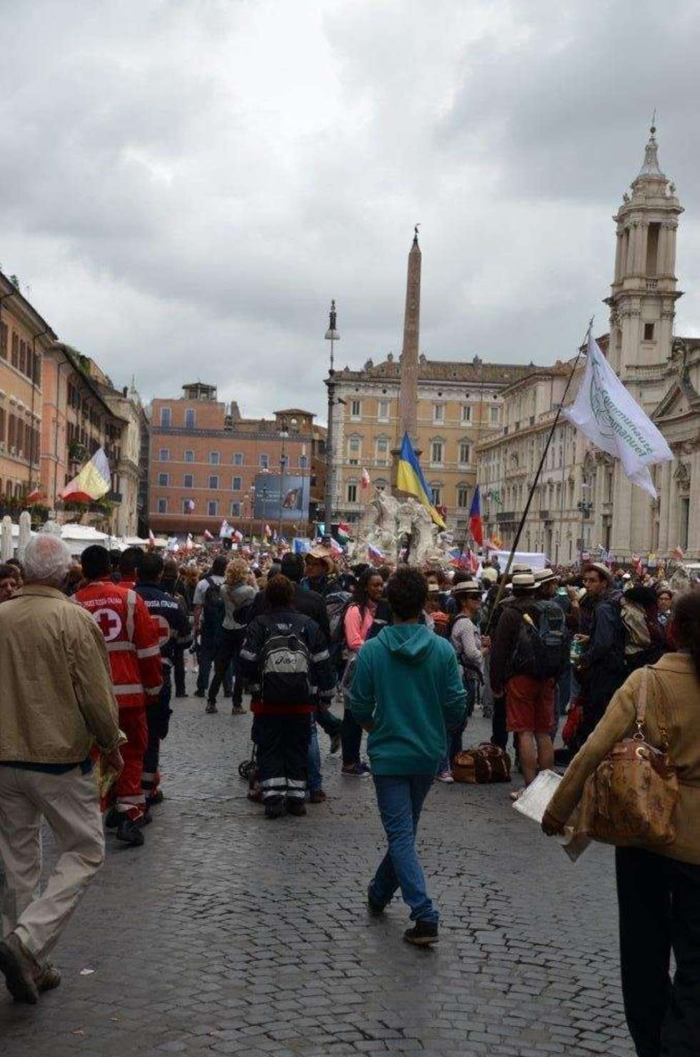  Kanonizacja Jana Pawła II: Tłumy w Rzymie (zdjęcie 15) - Autor: Internauta Tomasz