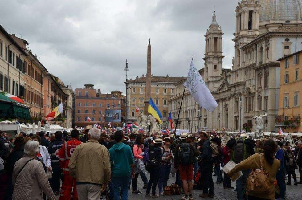  Kanonizacja Jana Pawła II: Tłumy w Rzymie (zdjęcie 16) - Autor: Internauta Tomasz