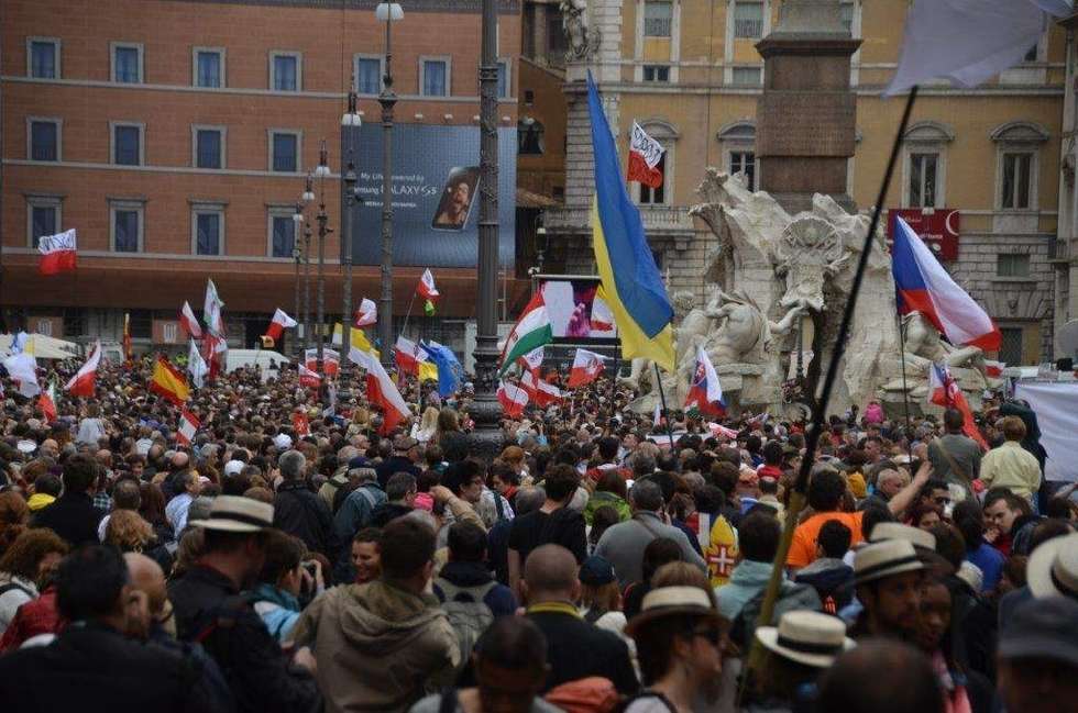  Kanonizacja Jana Pawła II: Tłumy w Rzymie (zdjęcie 20) - Autor: Internauta Tomasz