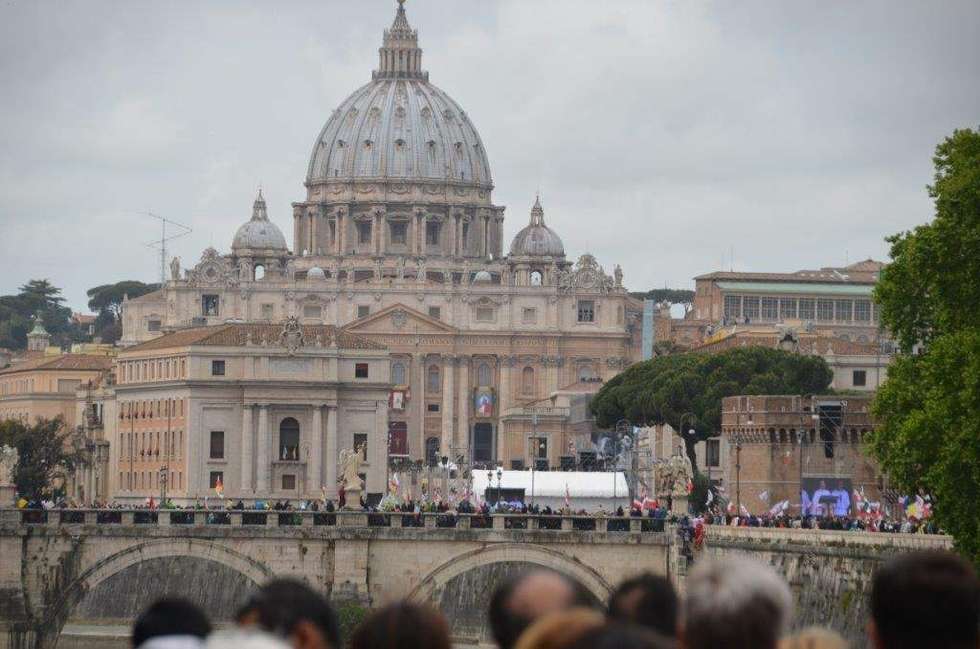  Kanonizacja Jana Pawła II: Tłumy w Rzymie (zdjęcie 25) - Autor: Internauta Tomasz