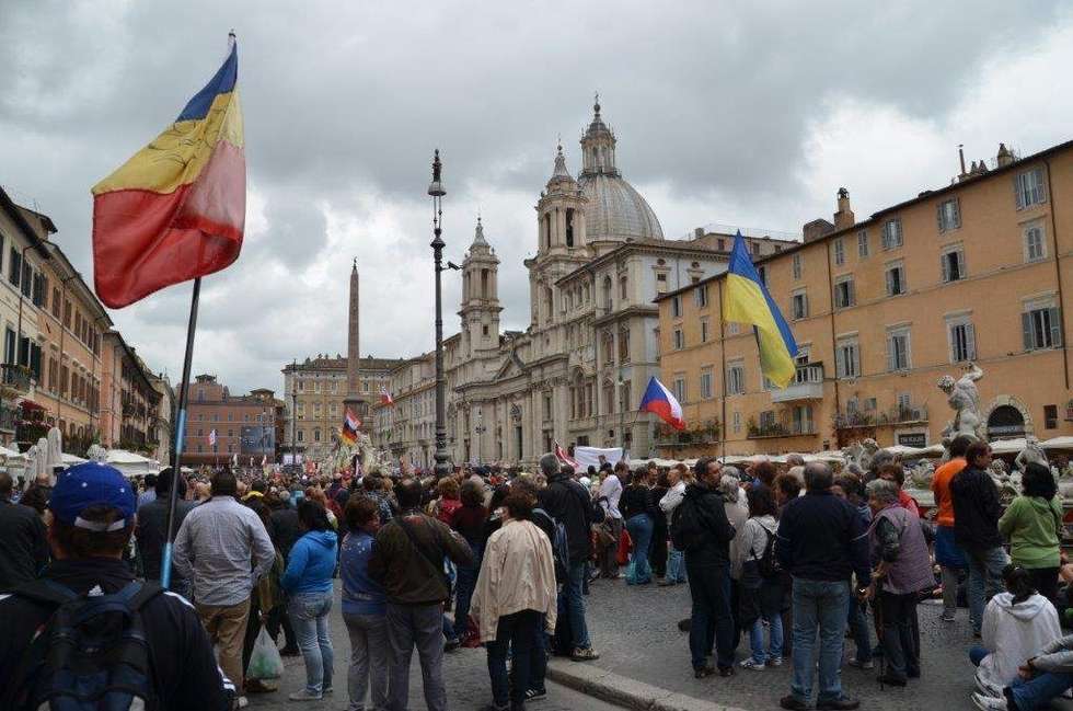  Kanonizacja Jana Pawła II: Tłumy w Rzymie (zdjęcie 8) - Autor: Internauta Tomasz
