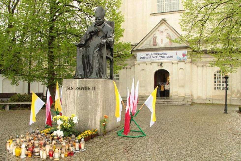  Kanonizacja Jana Pawła II. Uroczystości w Białej Podl.   - Autor: E.Burda