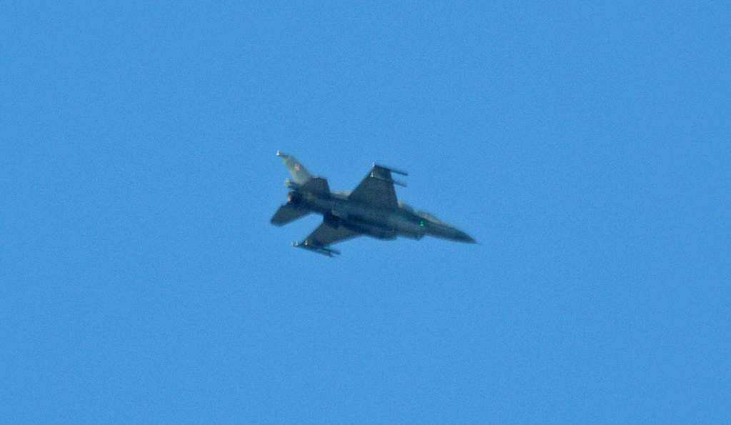 F-16 nad Lublinem (zdjęcia internautów)
