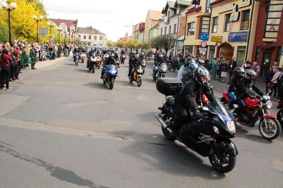  Początek sezonu motocyklowego w Białej Podlaskiej (zdjęcie 8) - Autor: Ewelina Burda